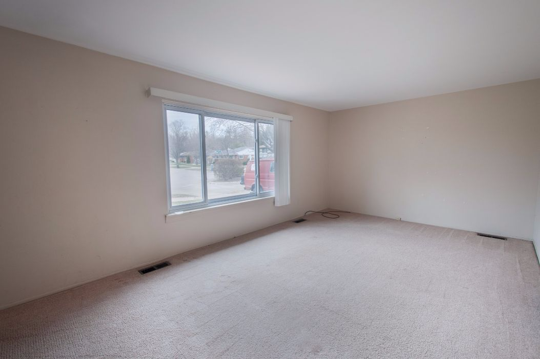 39647 John Dr, Canton Twp, MI 48187